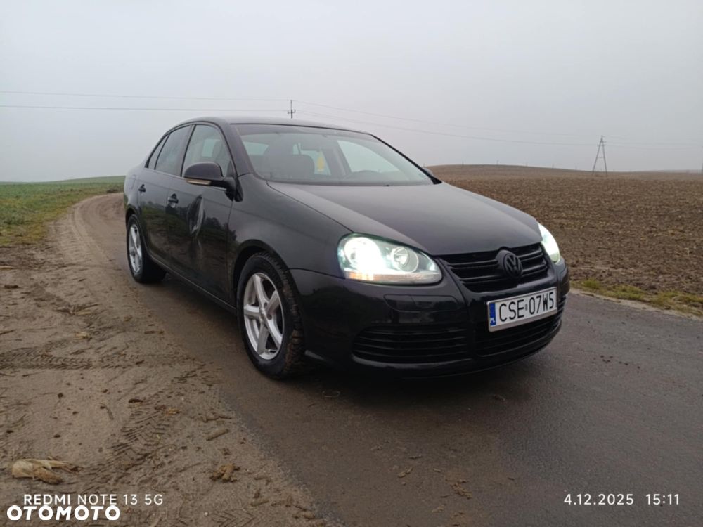 Volkswagen Jetta 2.0 TDI DPF Sportline - 2