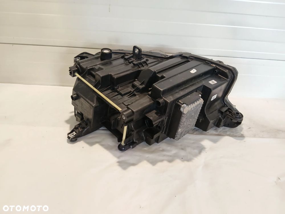 Audi Q4 Sportback e-tron  MATRIX LED CZARNA PRZÓD STORNA PRAWA 89A941036R - 6