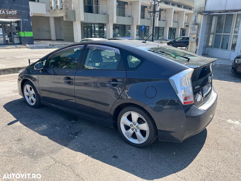 Toyota Prius (Hybrid) Comfort - 4