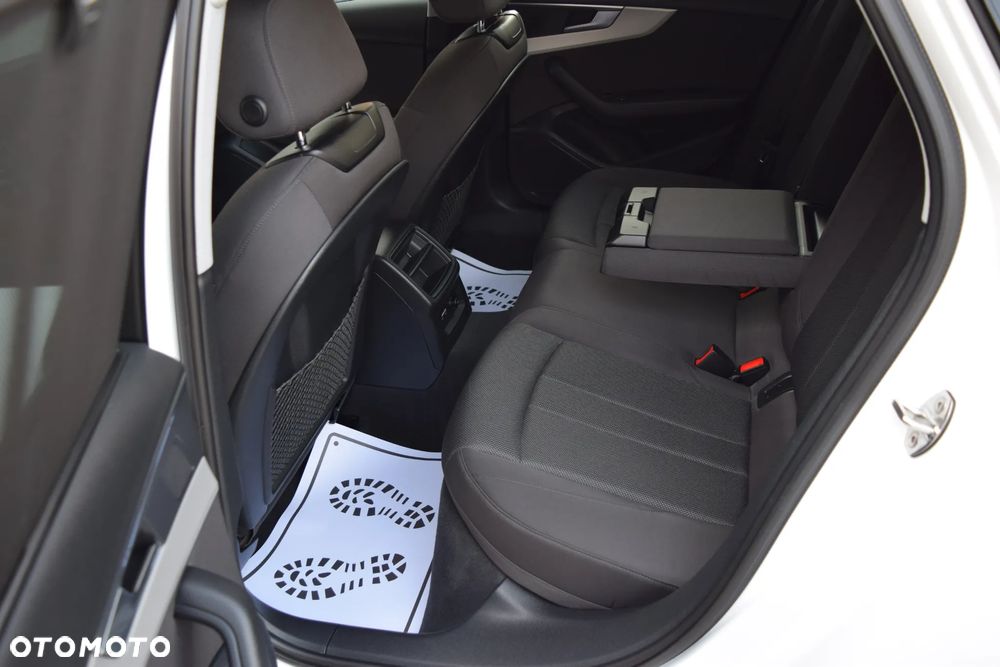 Audi A4 Avant 40 TDI quattro S tronic S line - 35