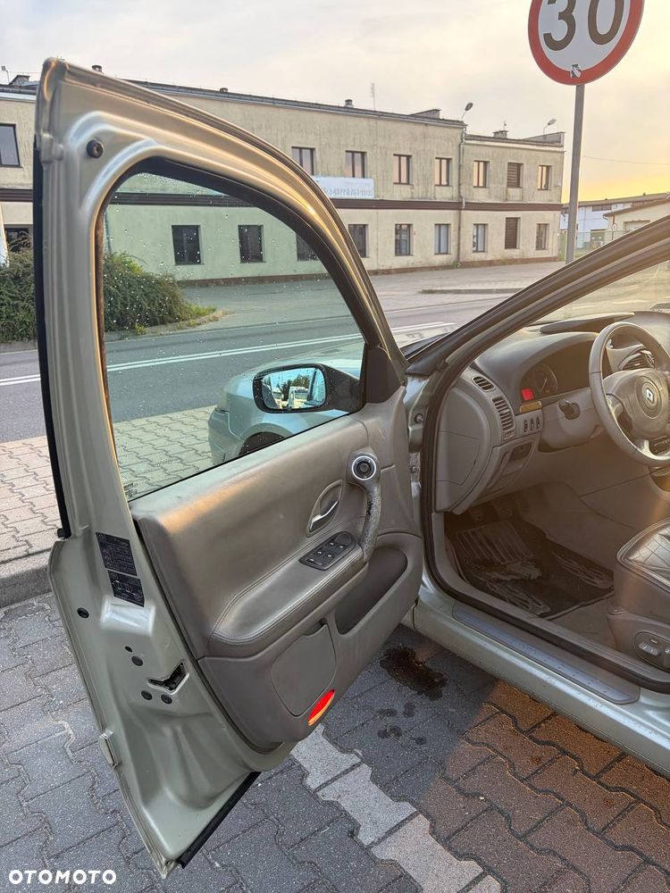 Renault Laguna 2.0T Luxe Privilege - 18