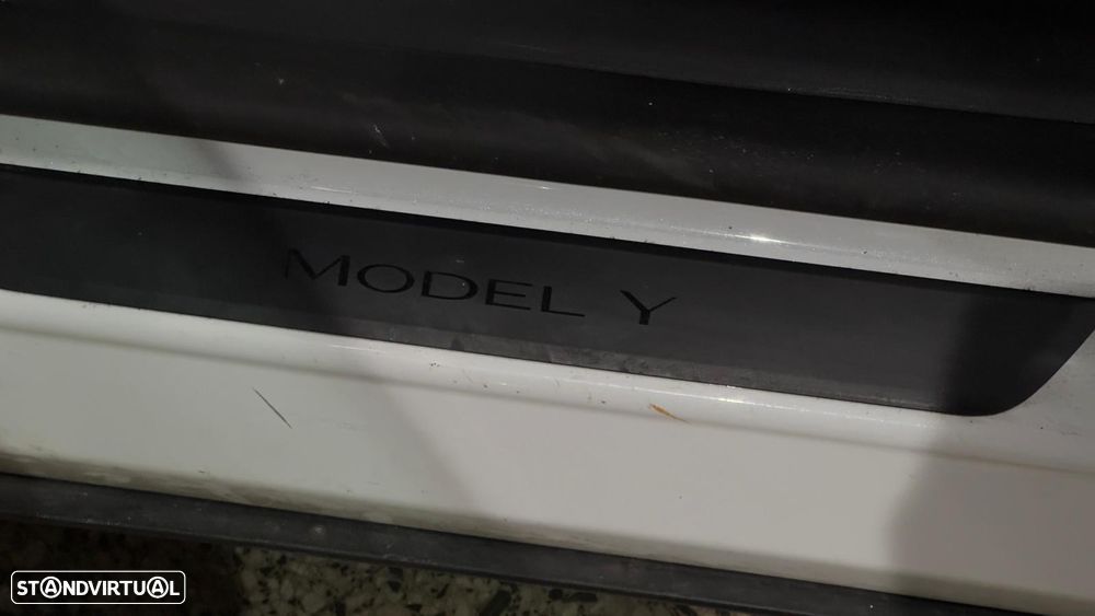 Tesla Model Y Performance Tração Integral - 22