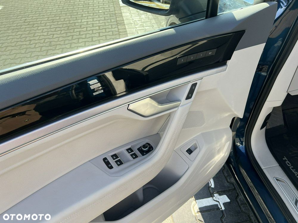 Volkswagen Touareg - 13