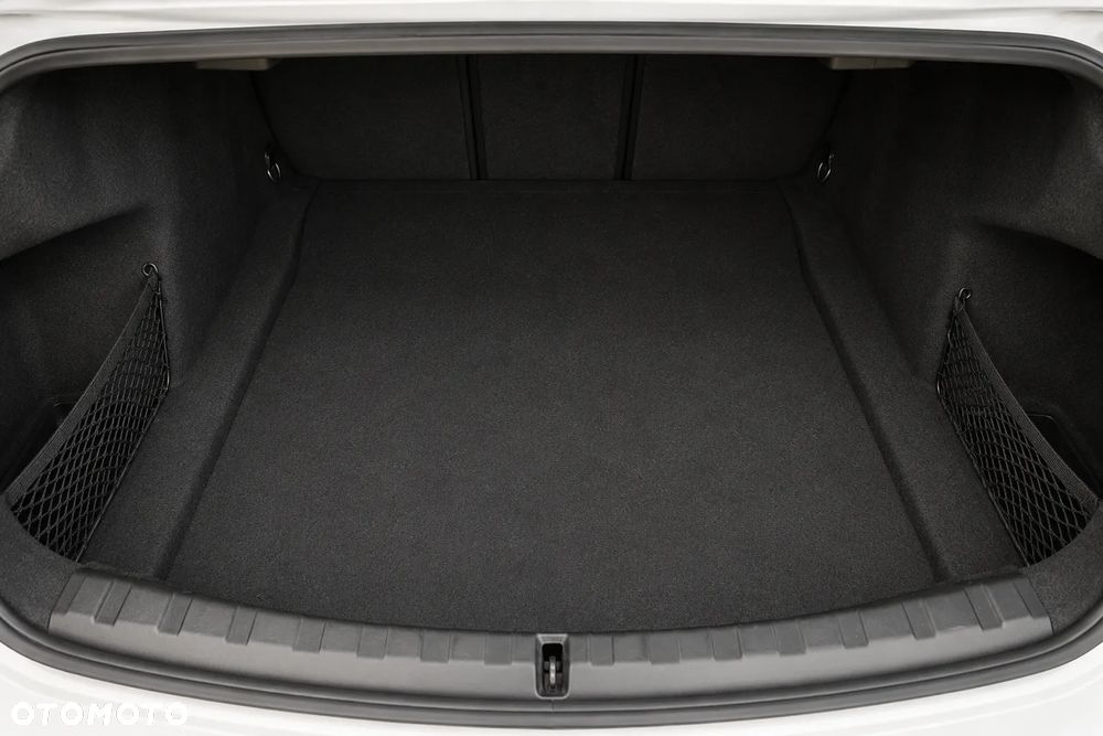 BMW Seria 3 330i xDrive - 31