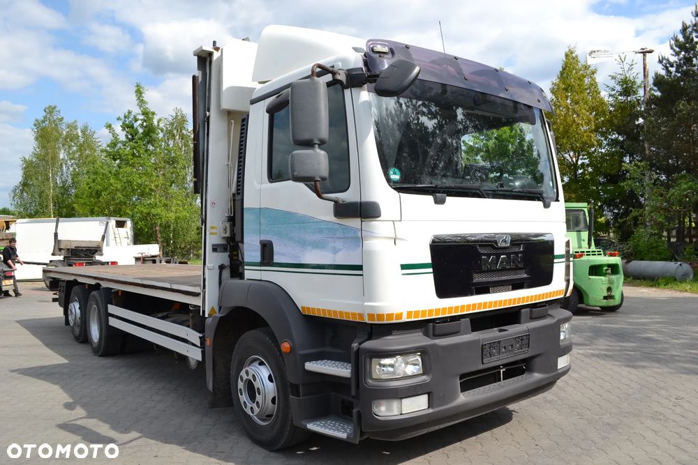 MAN MAN TGM 26.290 TYLKO 297 tys. km TRZECIA OŚ SKRĘTNA MOŻLIWOŚĆ REJESTRACJI JAKO POMOC DROGOWA PLATFORMA dł. 7.4 m zawieszenie PNEUMATYCZNE - 2