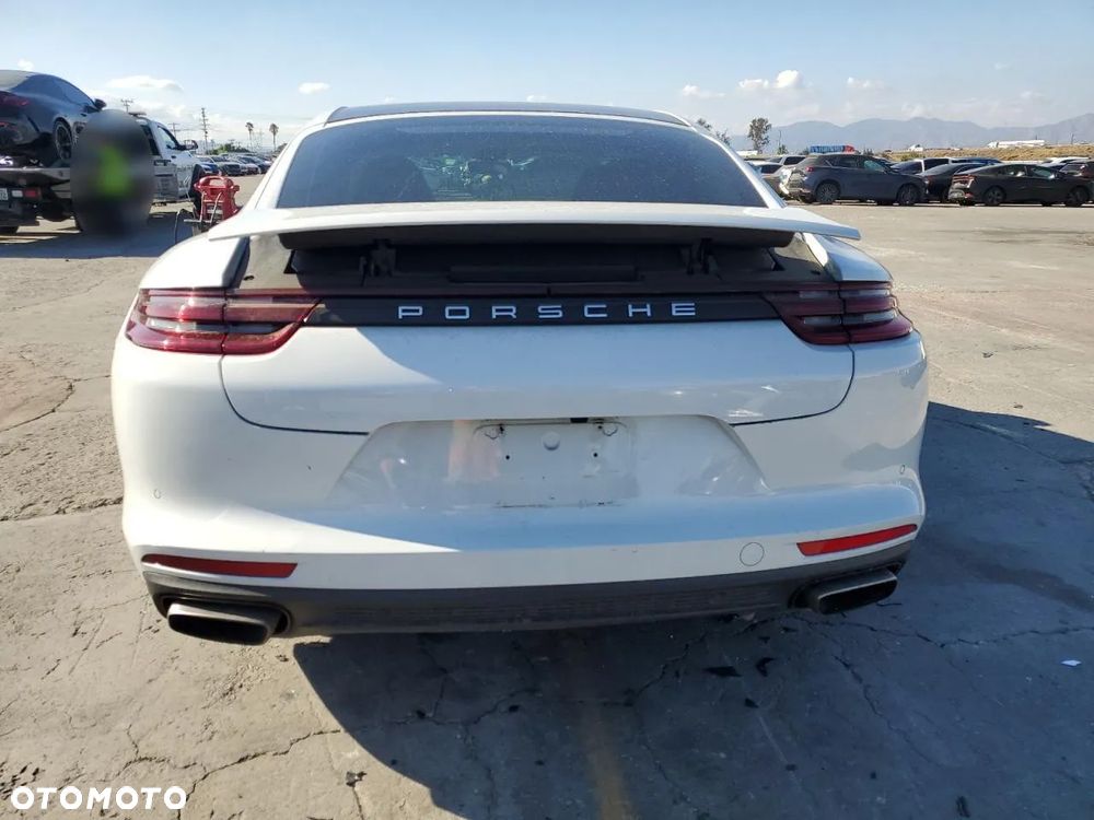 Porsche Panamera 4 - 7