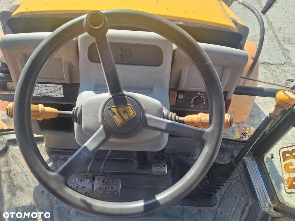 JCB 3Cx 4X4 - 12