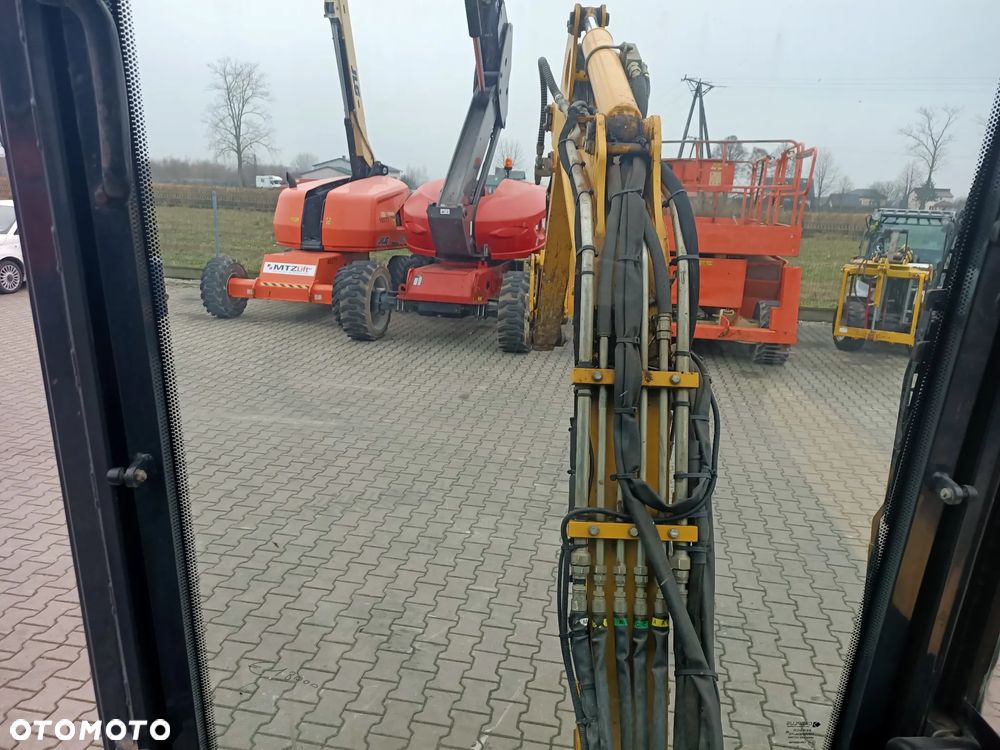 Komatsu PC26MR-3 - 10