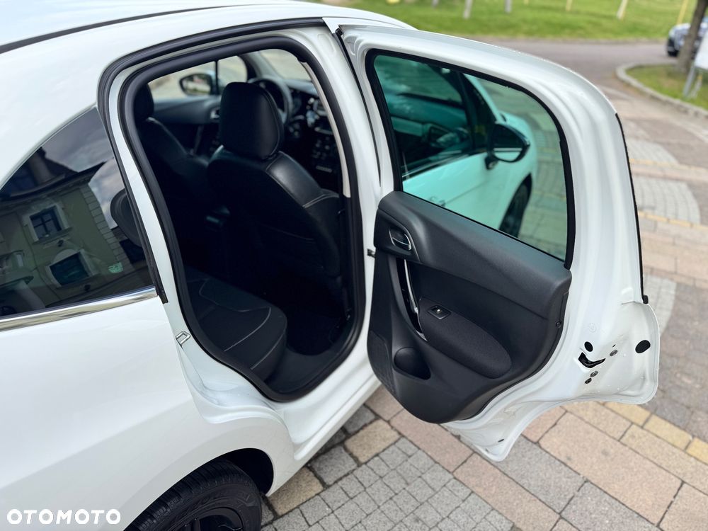 Citroën C3 1.2 PureTech Selection - 28