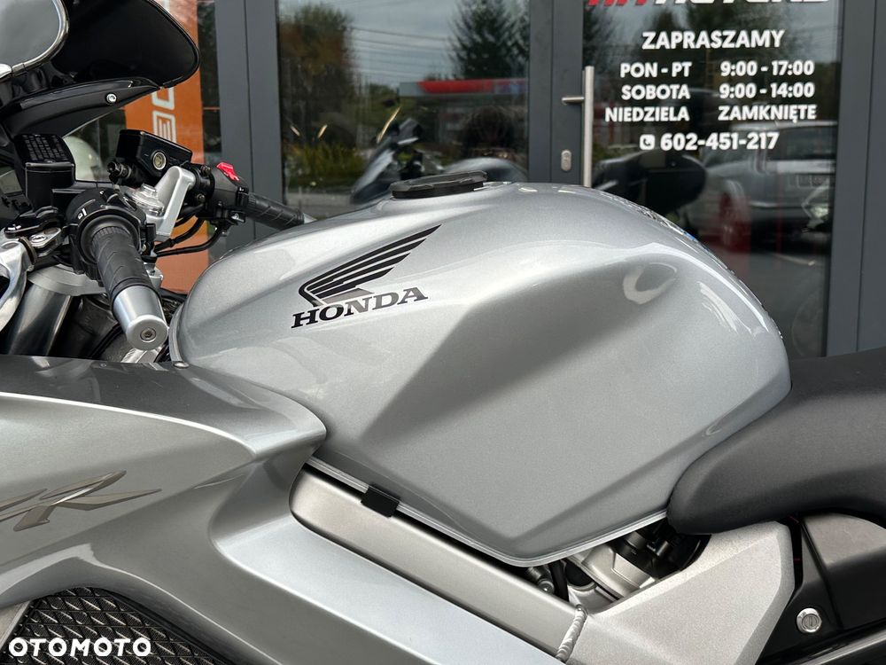 Honda VFR - 36