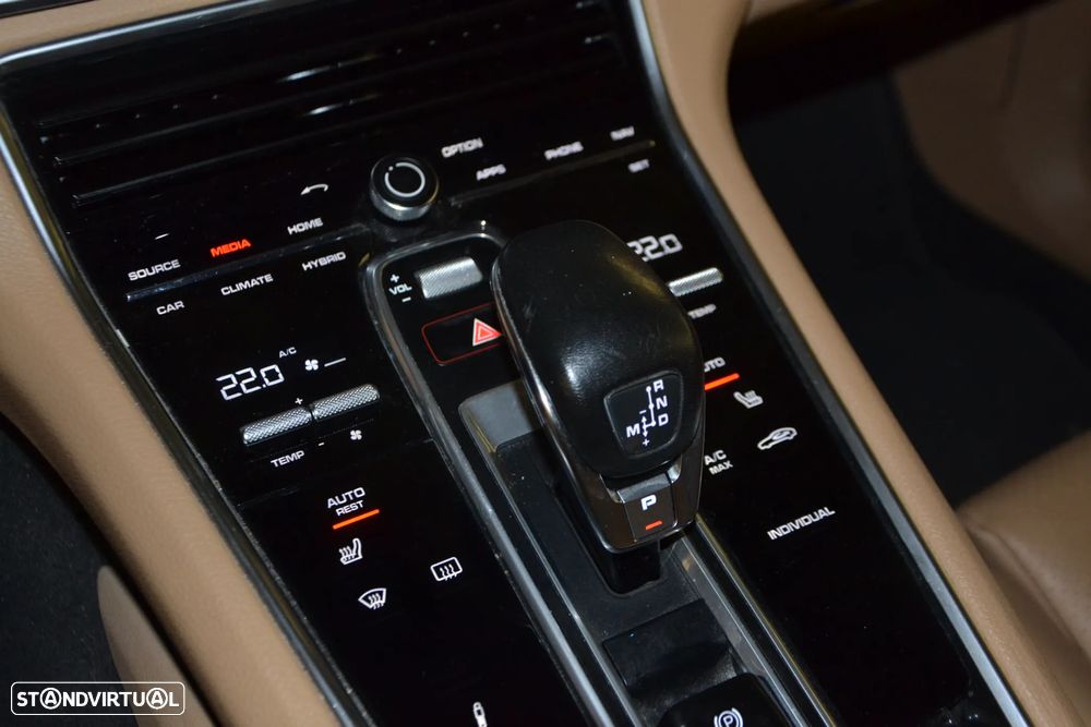 Porsche Panamera Sport Turismo 4 E-Hybrid Platinum Edition - 31