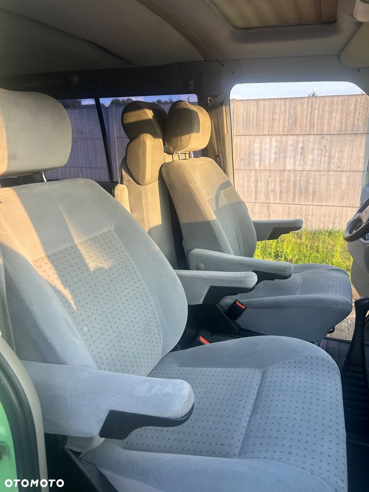 Volkswagen Multivan - 17