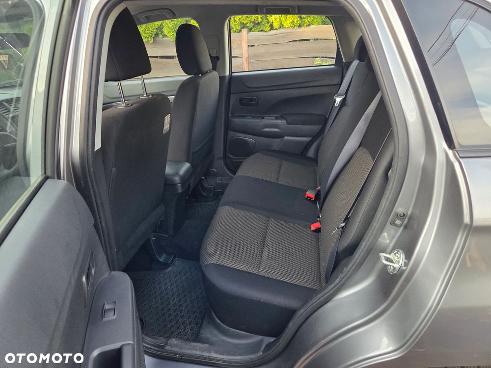 Mitsubishi ASX 1.6 Inform - 12