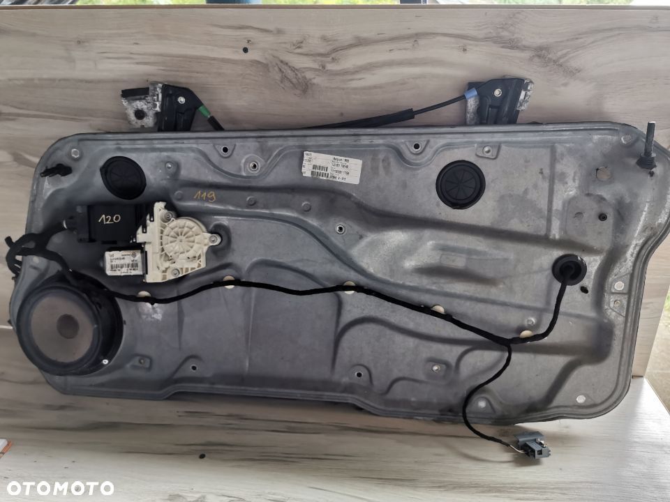 Podnośnik szyby prawy przedni Golf IV Europa 3D