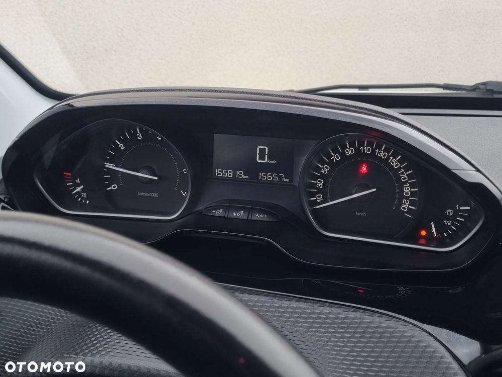 Peugeot 2008 1.2 Pure Tech Style S&S - 20