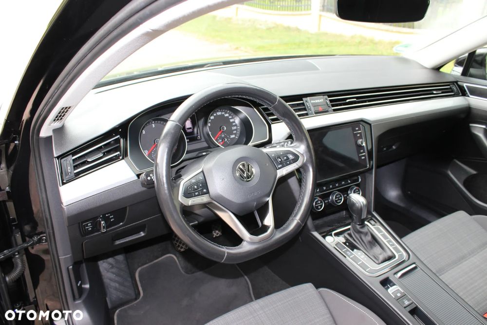 Volkswagen Passat Variant 2.0 TDI SCR DSG Business - 9