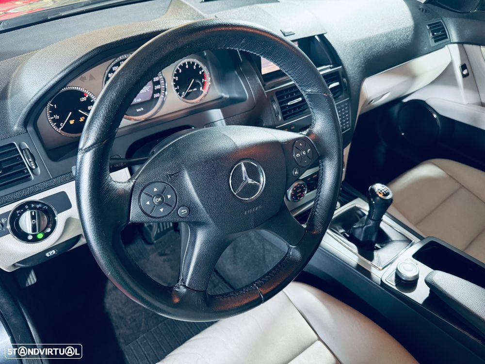Mercedes-Benz C 200 CGi Avantgarde BlueEfficiency - 29