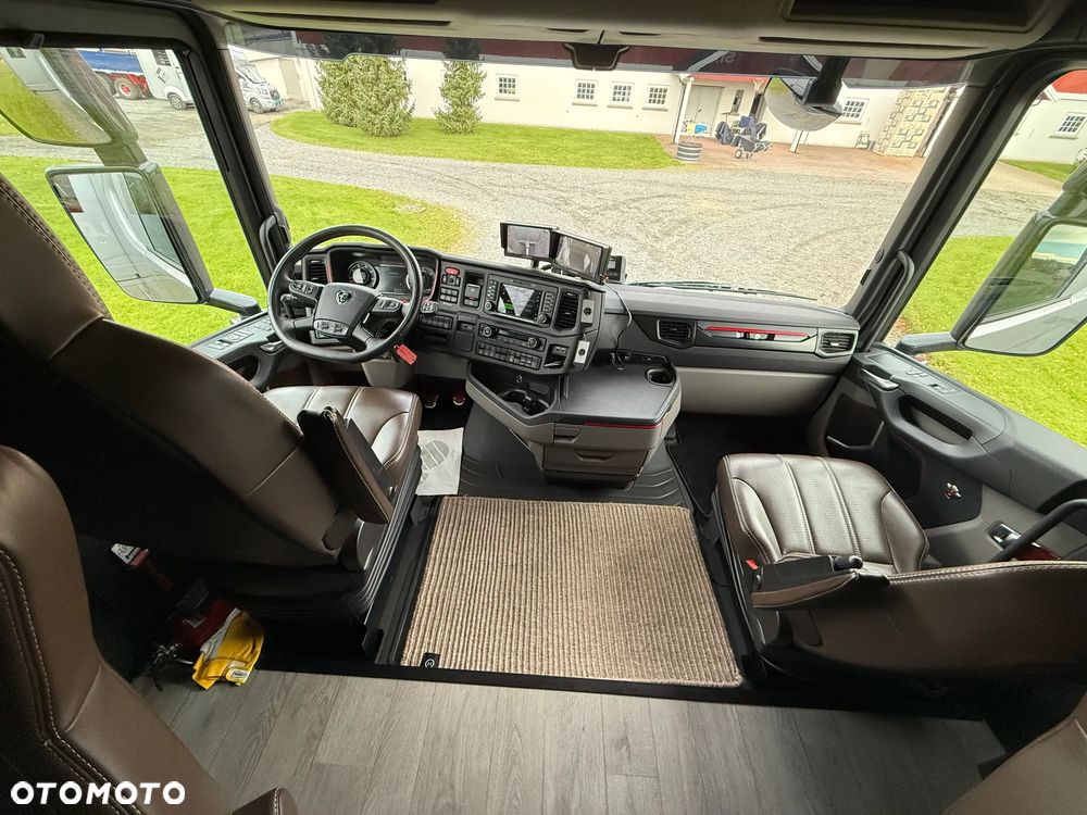 Scania Koniowóz STX S770 5-koni + Duża przyczepa, 4-konie - 13