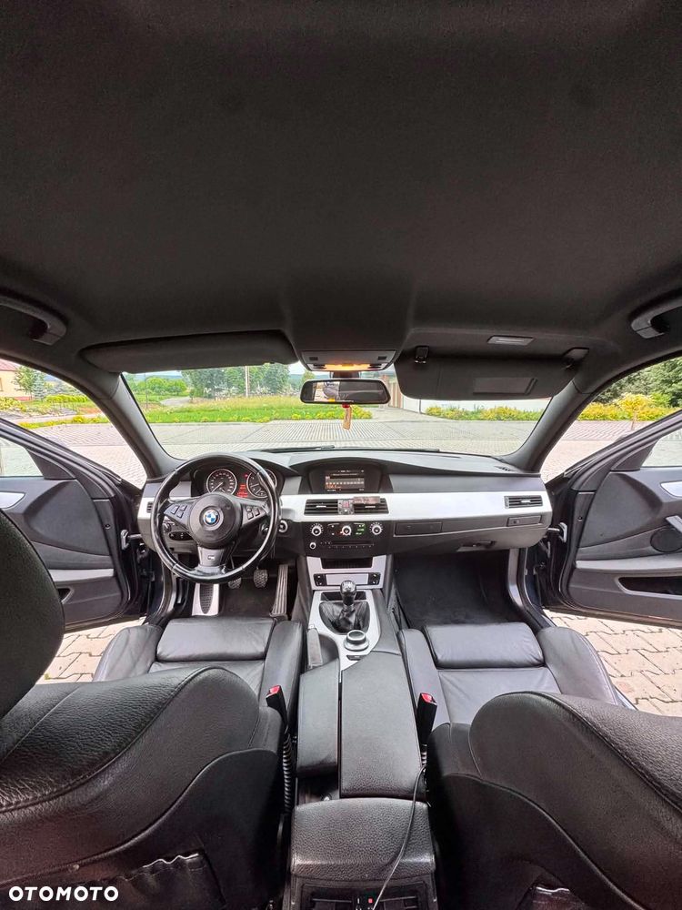 BMW Seria 5 525i - 12