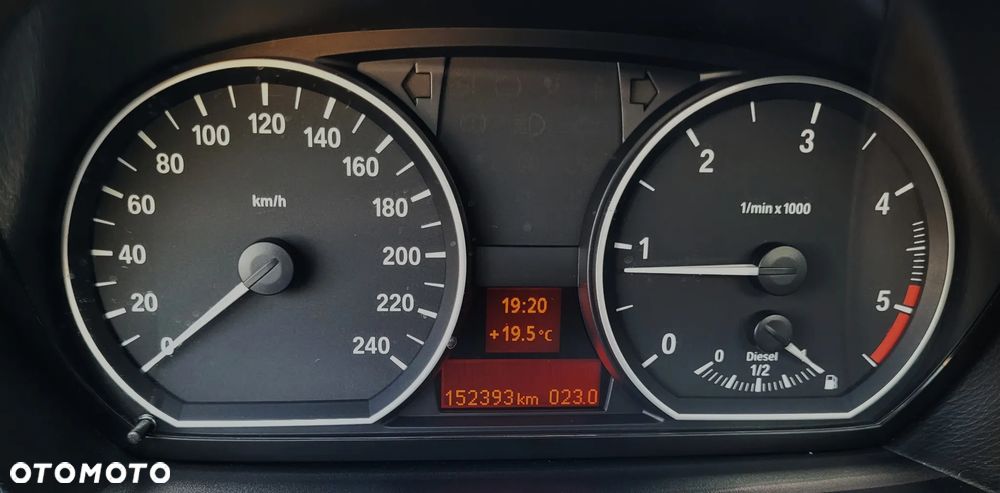 BMW Seria 1 118d - 26