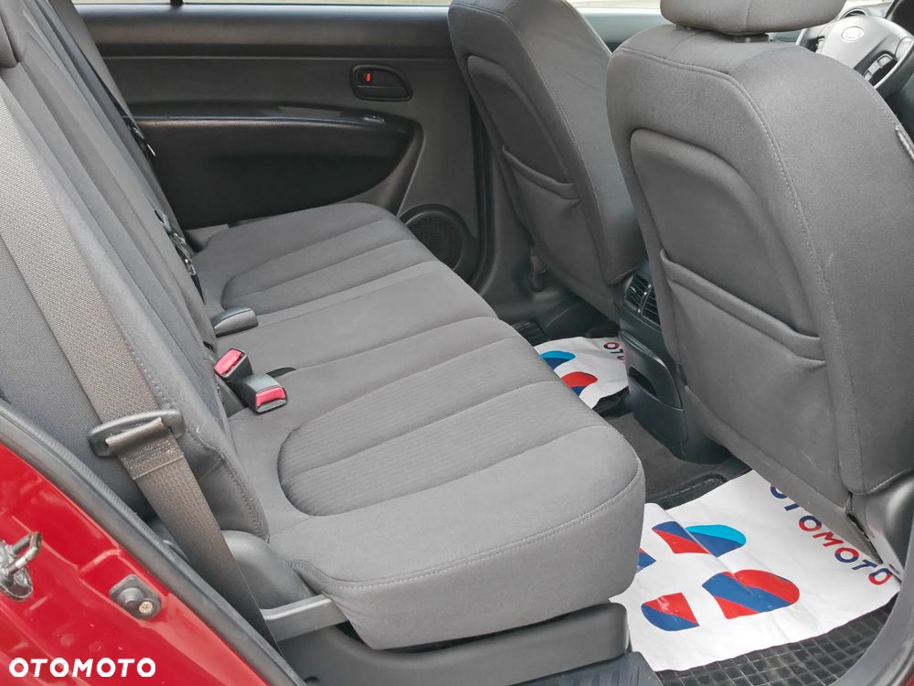 Kia Carens CRDi DPF LX - 18