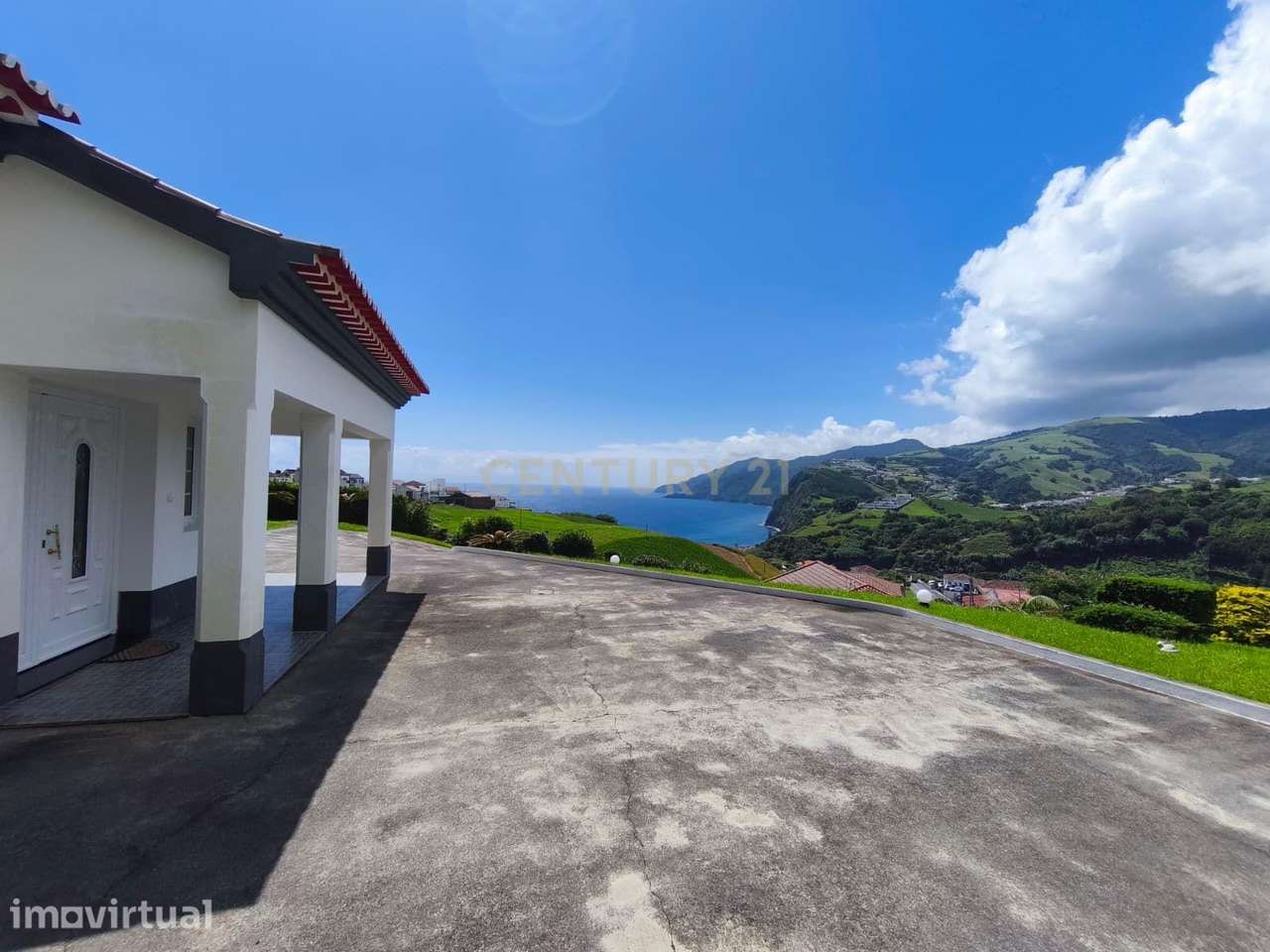 Moradia T3 com vista mar e excelente localização perto de comodidades. - Grande imagem: 3/43