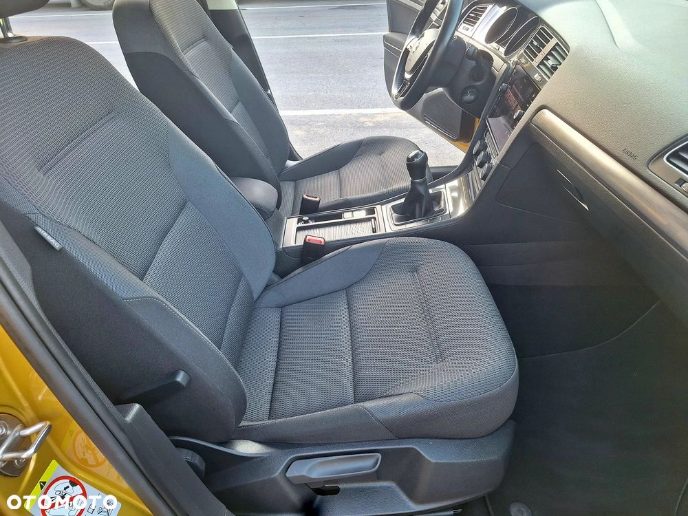 Volkswagen Golf - 20