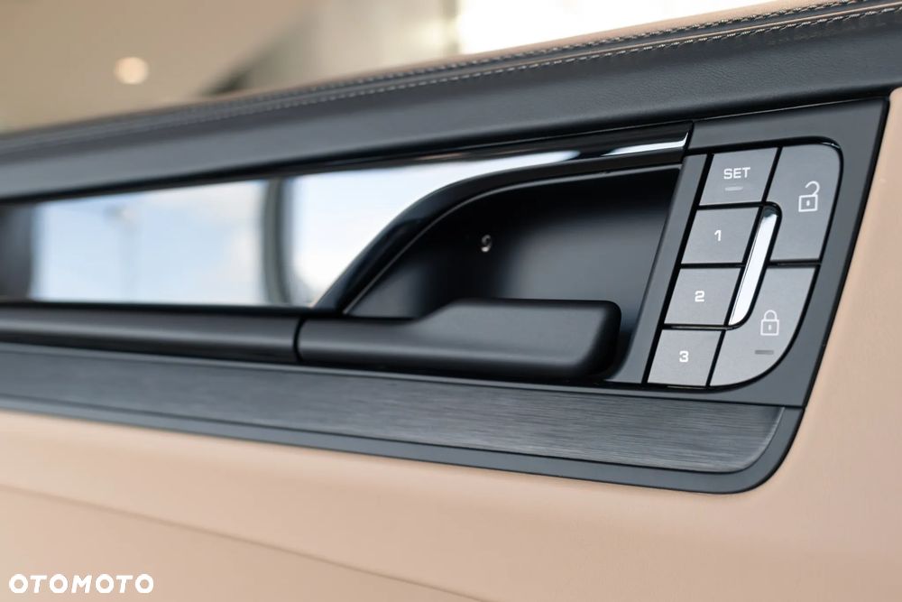 Porsche Cayenne E-Hybrid PHEV Black Edition - 24