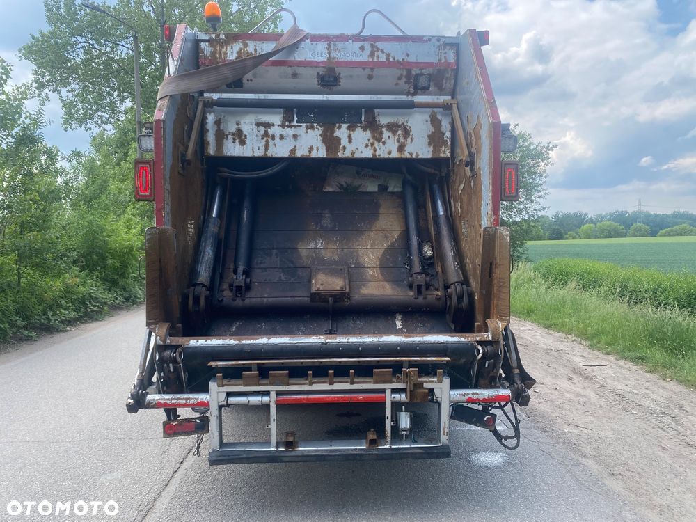 Scania P320 6X2 - 12