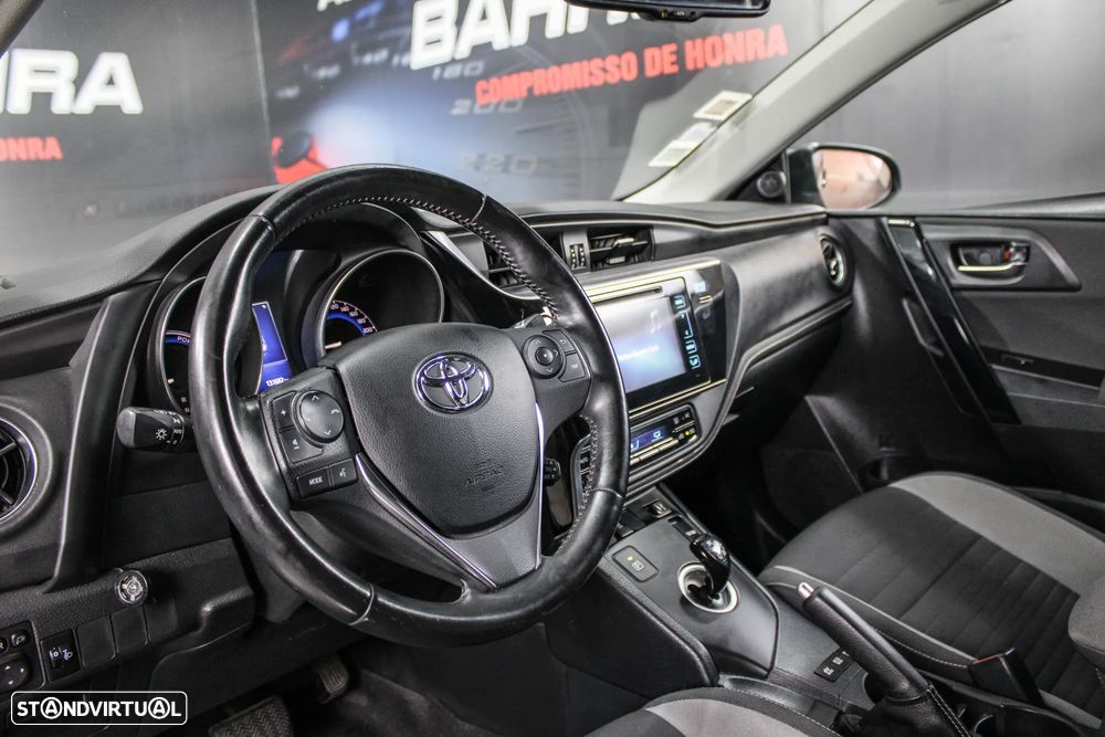 Toyota Auris 1.8 HSD Comfort +P.Techno+P.Sport - 20