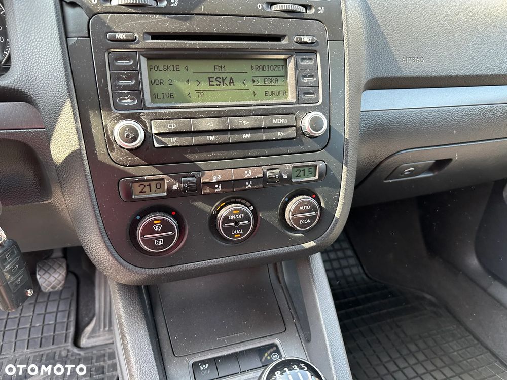 Volkswagen Jetta - 11