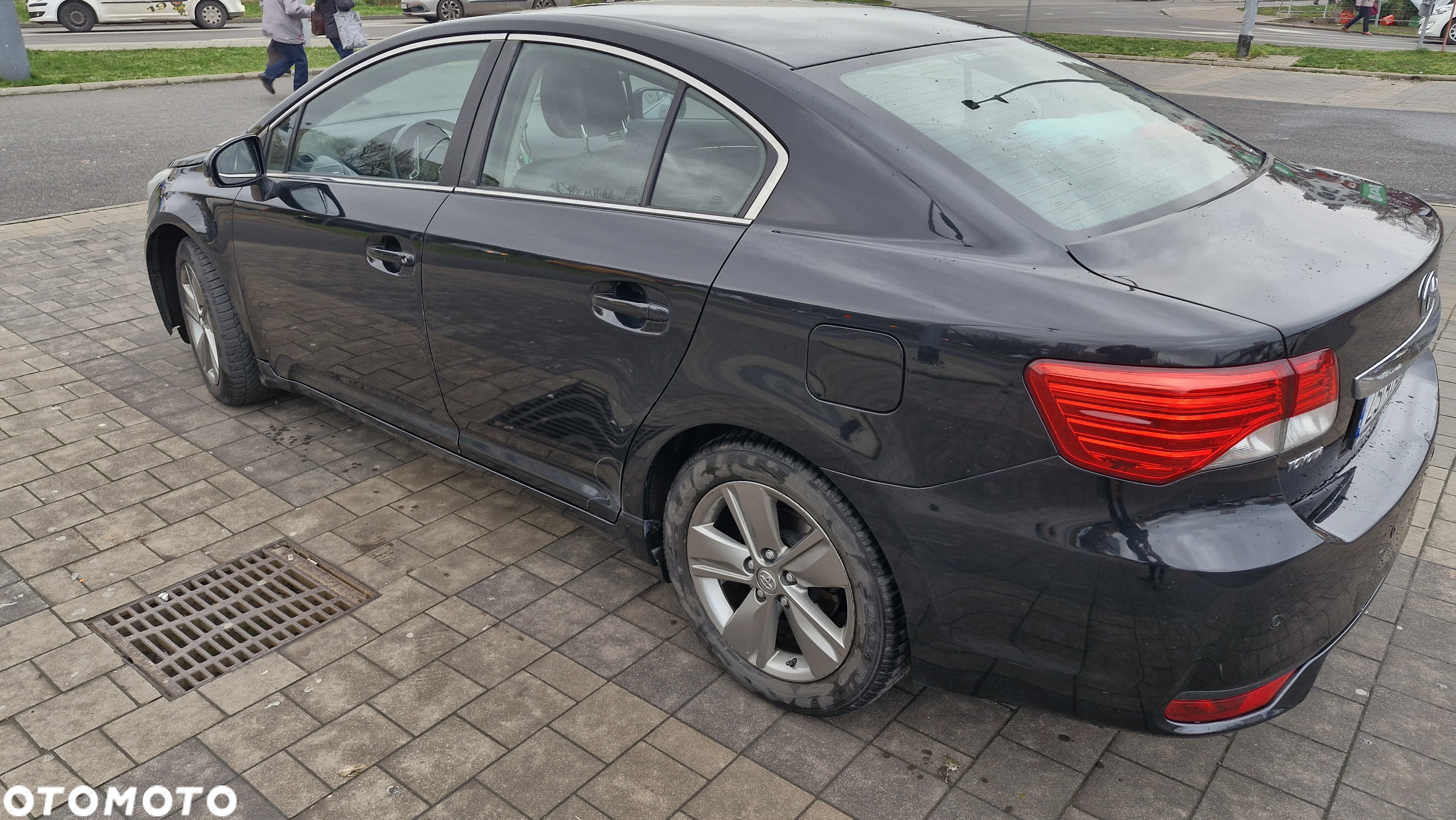 Toyota Avensis 1.8 Sol MS - 12