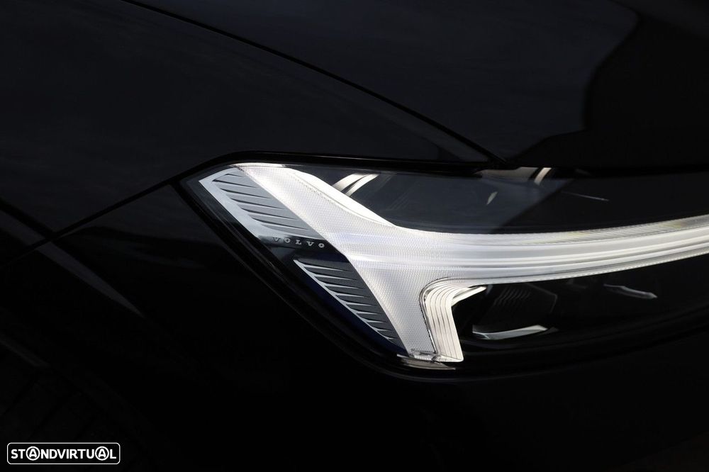 Volvo XC 60 2.0 T6 PHEV Black Edition AWD - 36