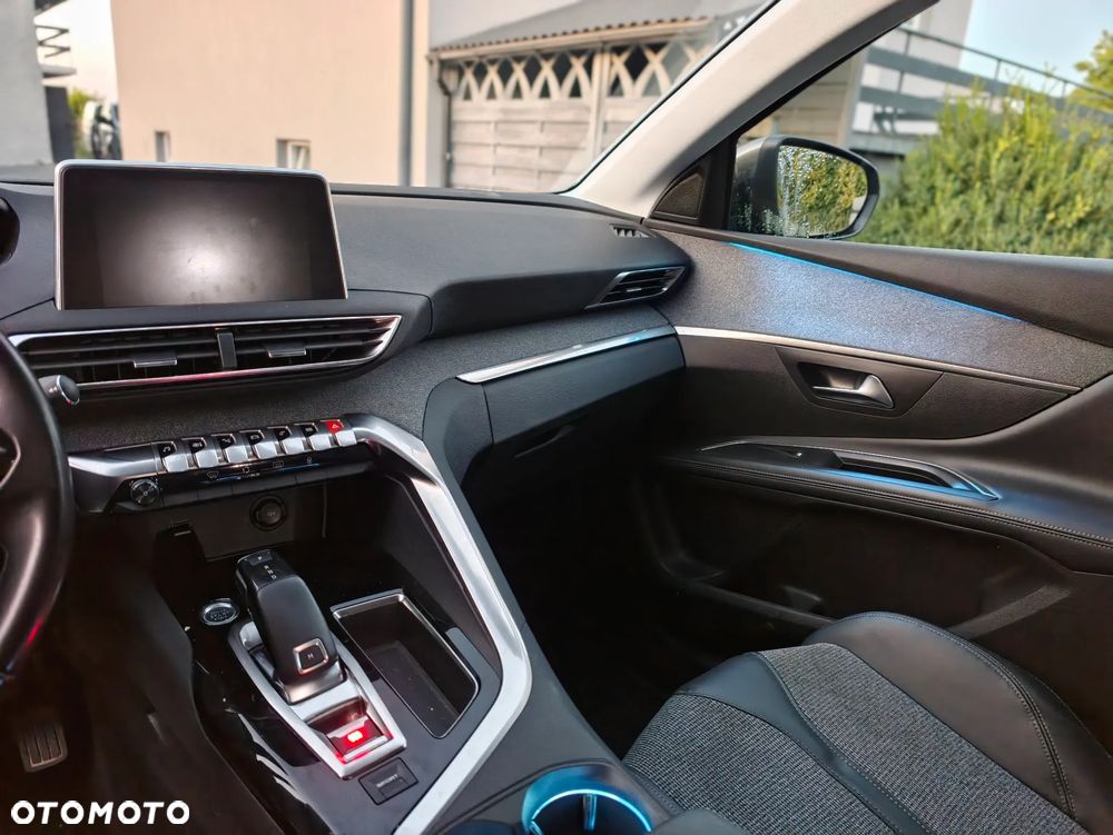 Peugeot 5008 1.6 PureTech Allure S&S EAT8 - 18