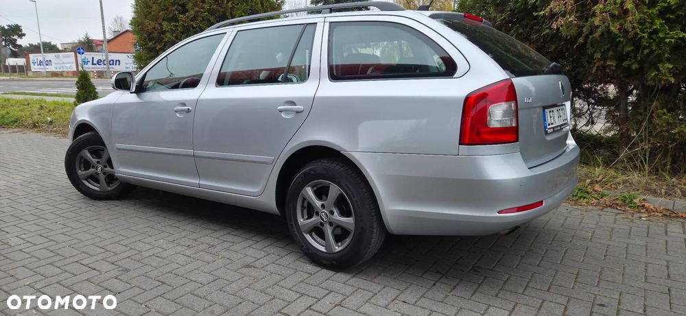 Skoda Octavia 1.6 TDI DPF Ambiente - 8
