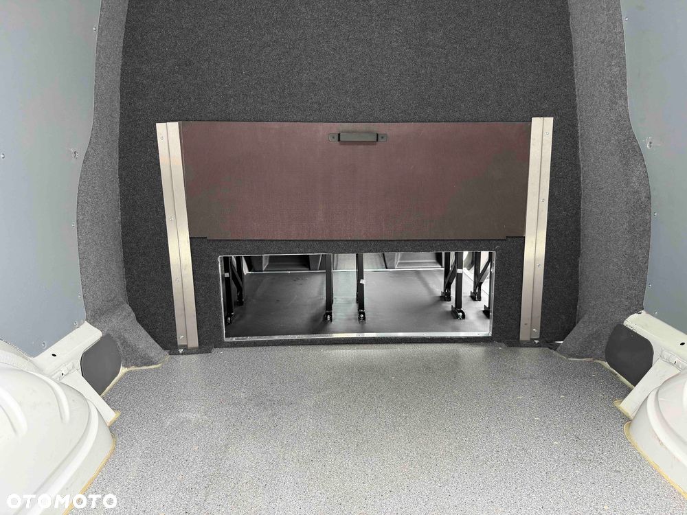 Volkswagen Transporter - 18