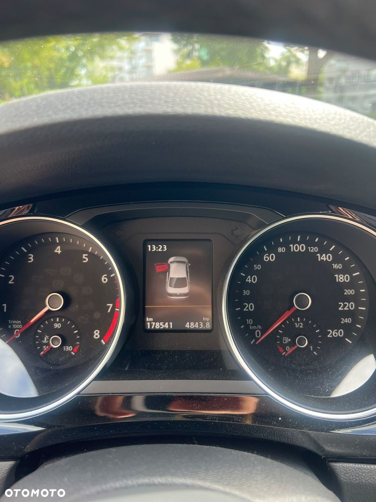 Volkswagen Jetta - 17