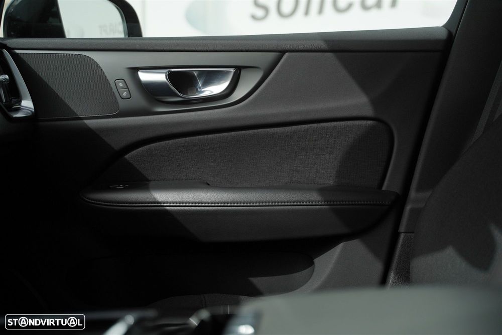 Volvo V60 2.0 T6 AWD TE R-Design Expression - 26