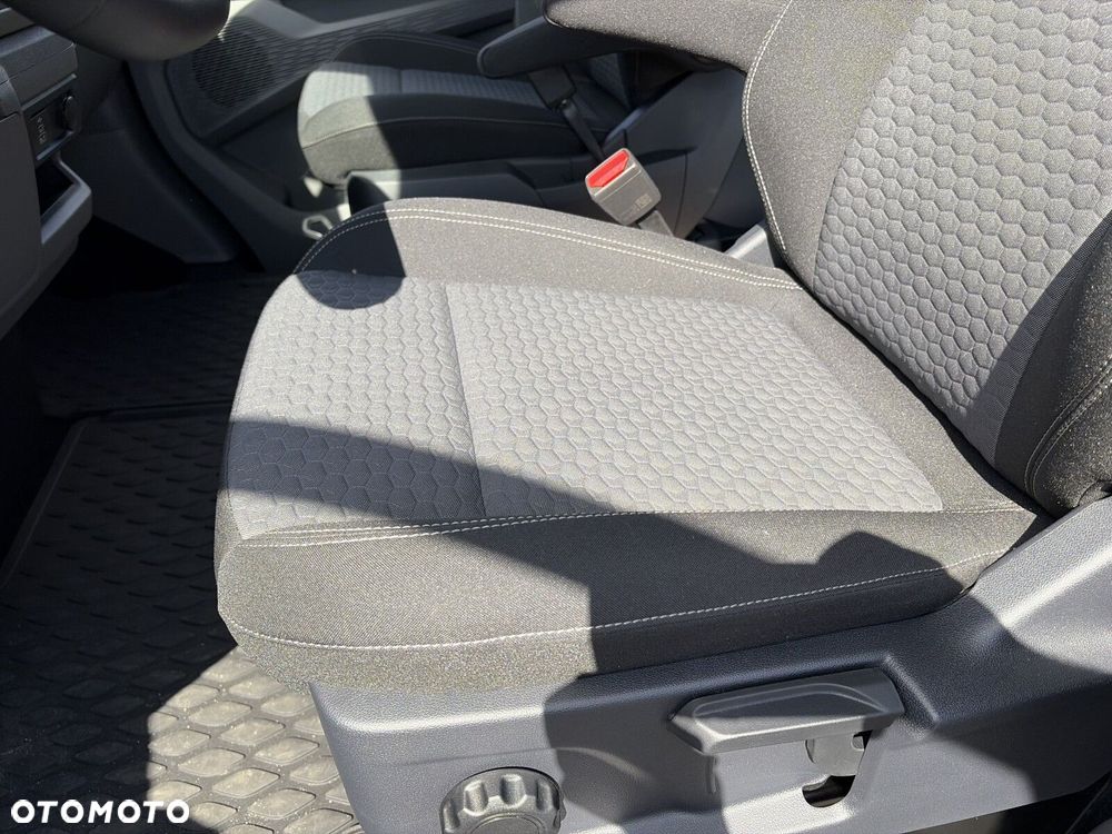 Volkswagen Nowa Caravelle Caravelle Life 8 miejsc 170 KM diesel - 29