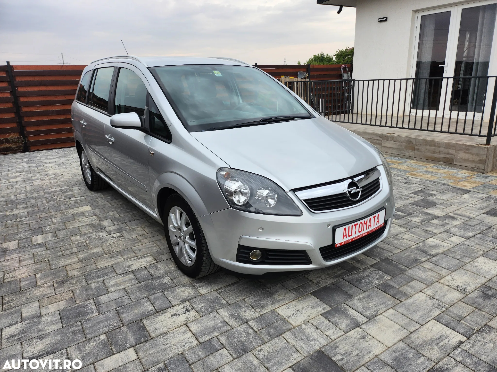 Opel Zafira 1.8 Easytronic Cosmo - 2