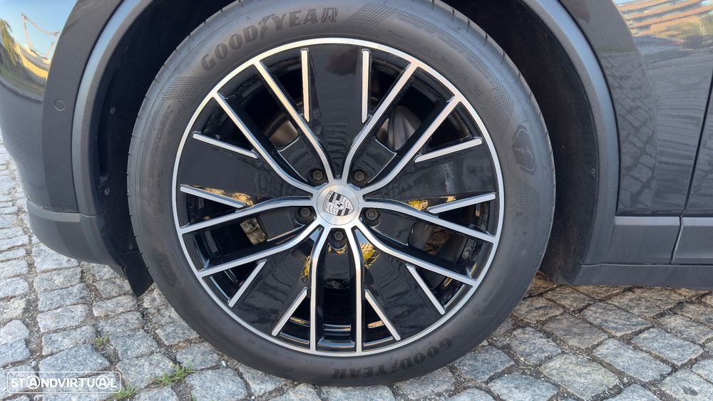 Porsche Macan Electric 4 - 10