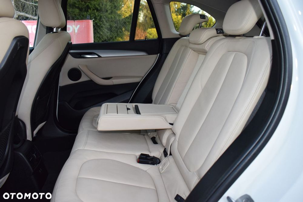 BMW X1 xDrive18d - 10