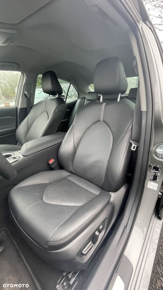 Toyota Camry 2.5 Hybrid Executive CVT - 9