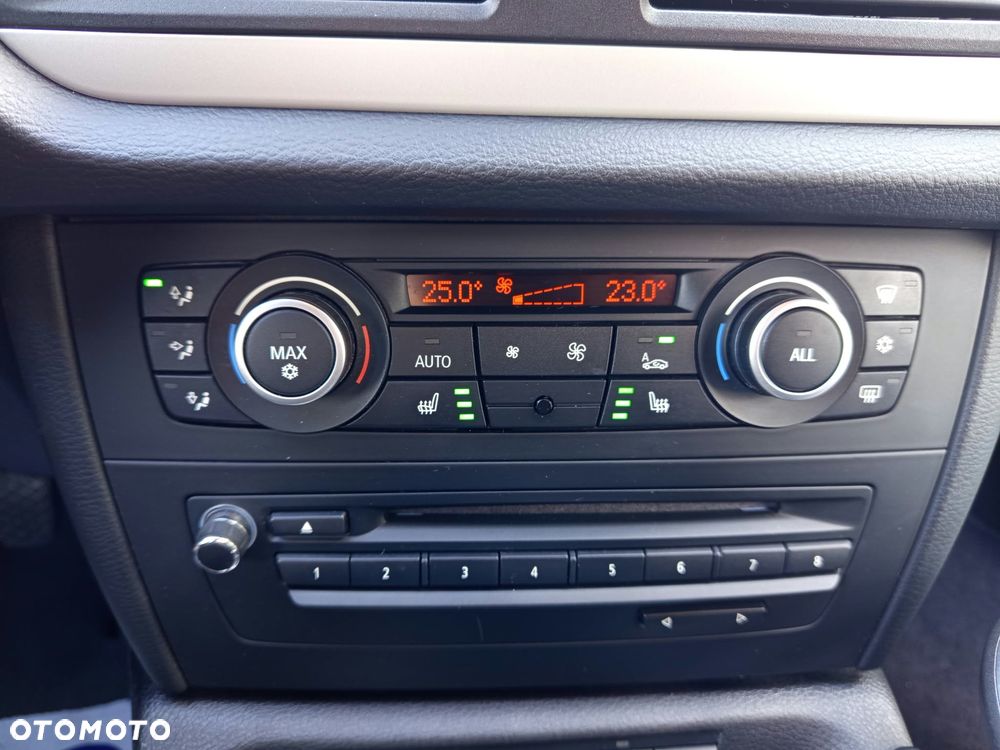 BMW X1 sDrive18d - 25