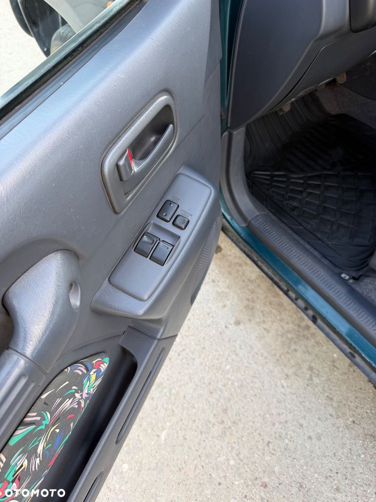 Toyota RAV4 2.0 - 18
