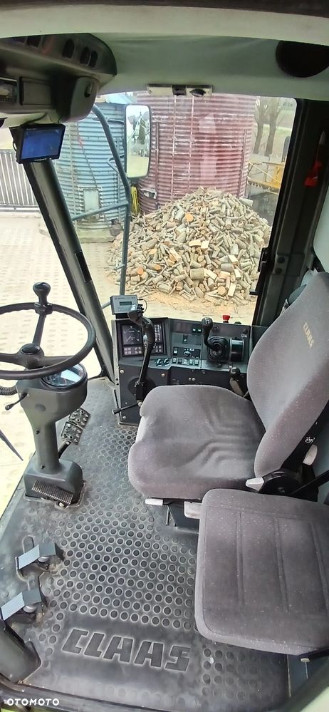 Claas Medion 310 - 8