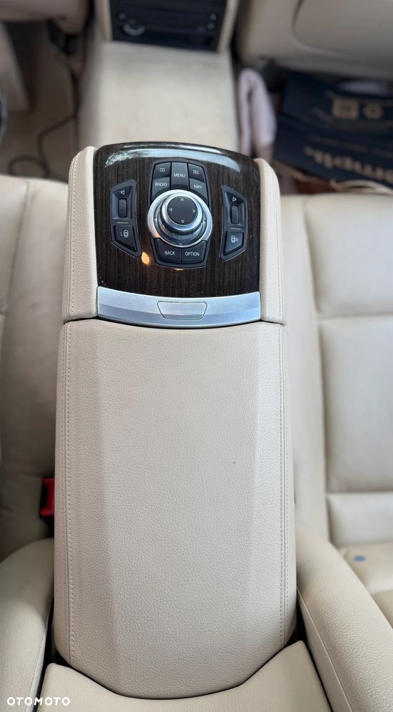 BMW Seria 7 - 12
