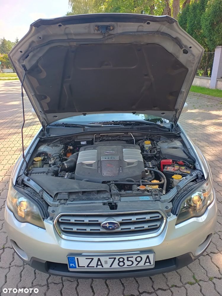 Subaru Outback 3.0 H6 - 14