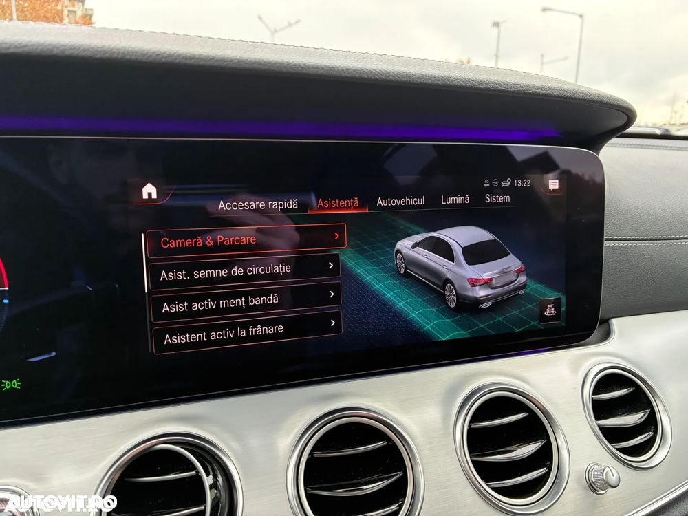 Mercedes-Benz E 300 de 4Matic 9G-TRONIC AMG Line - 29