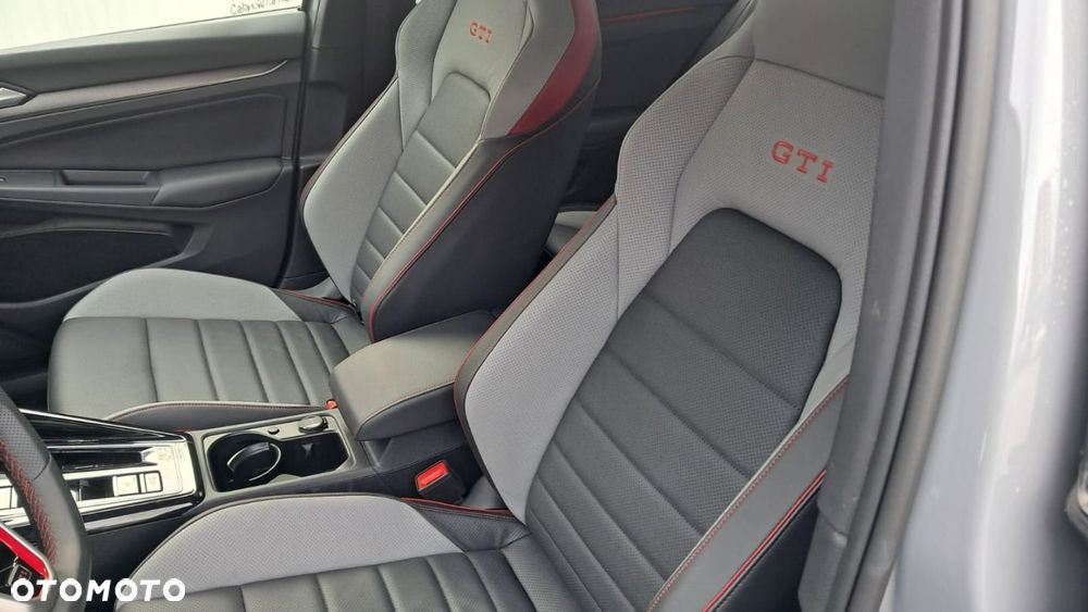 Volkswagen Golf - 11